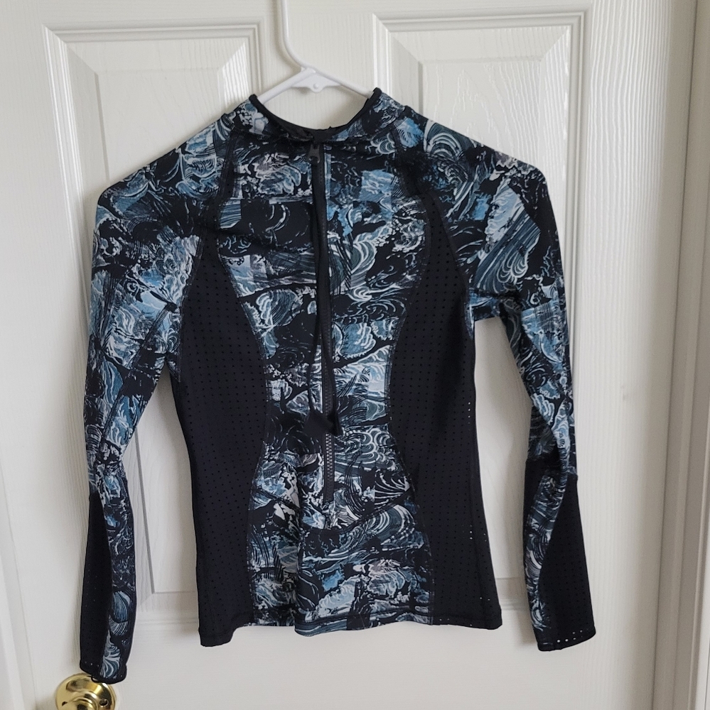 Lululemon BNWOT Rash Guard - Picture 4 of 7